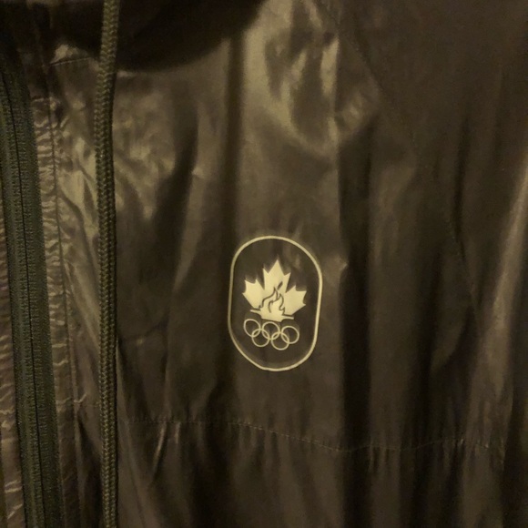 Canadian Olympic Windbreaker - Picture 3 of 6